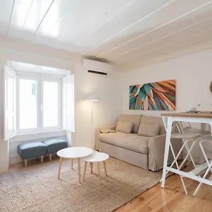 feels-like-home-anjos-lovely-apartment.hotels-lisbon-portugal.com/